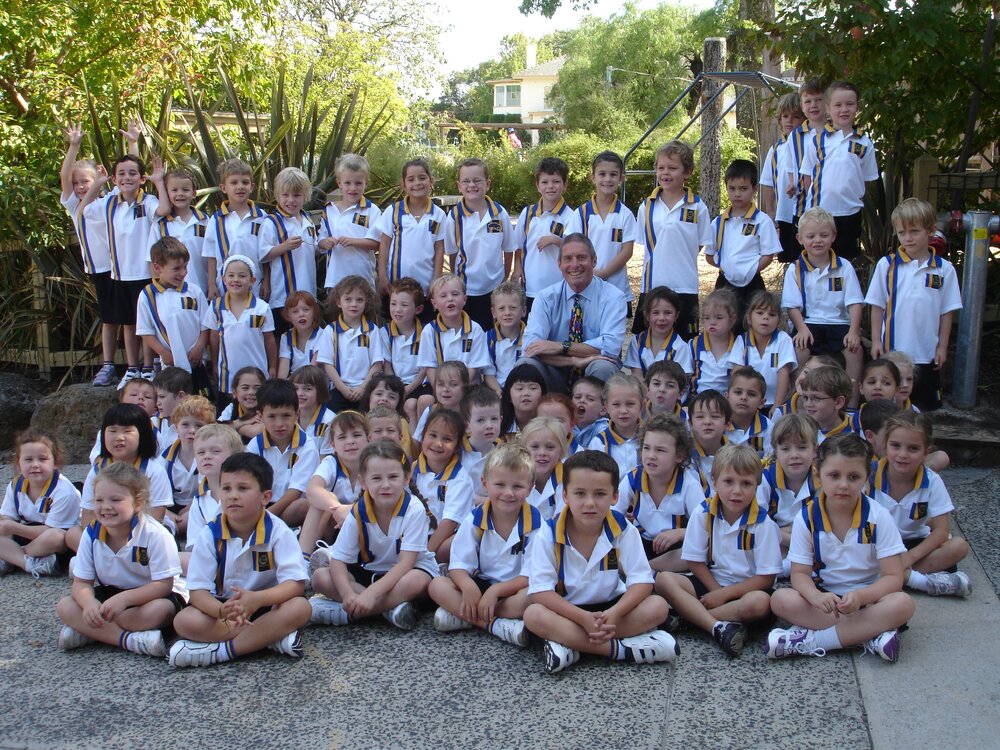 Phil De Young and Junior School Kew students, 2007