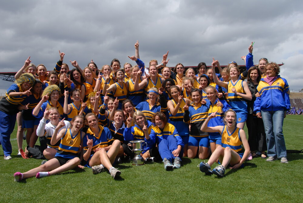 Girls' athletics premiership team, 2006