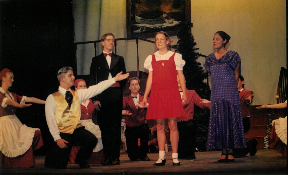 Scene from 'Annie', 1998