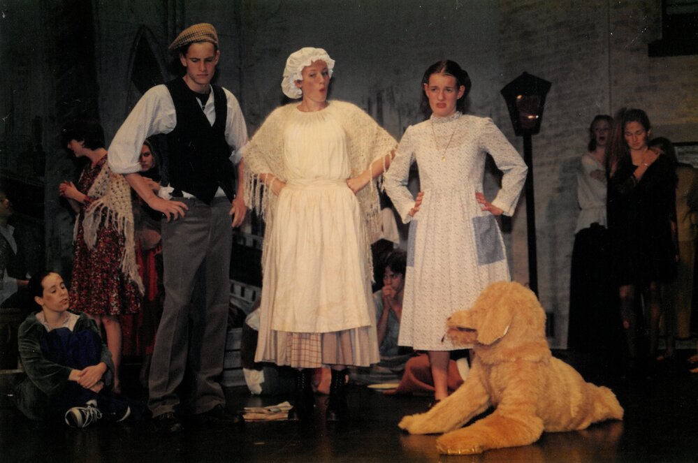 Scene from 'Annie', 1998