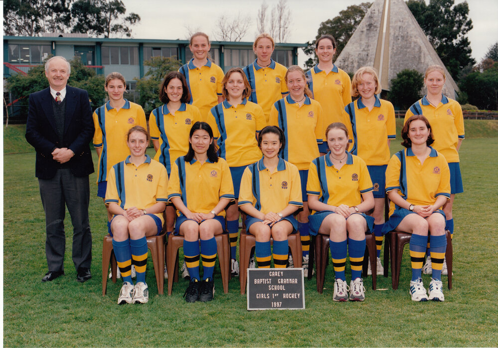 Girls' first hockey team, 1997