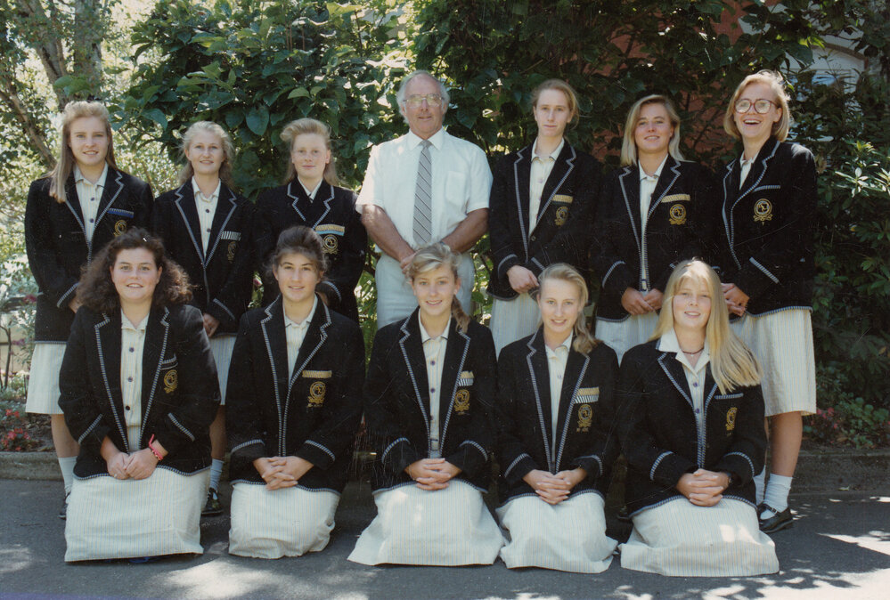 Girls' basketball team, 1991
