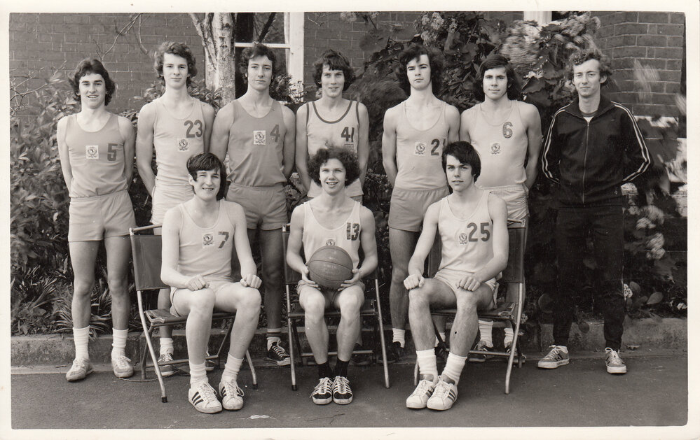 Basketball team, 1975