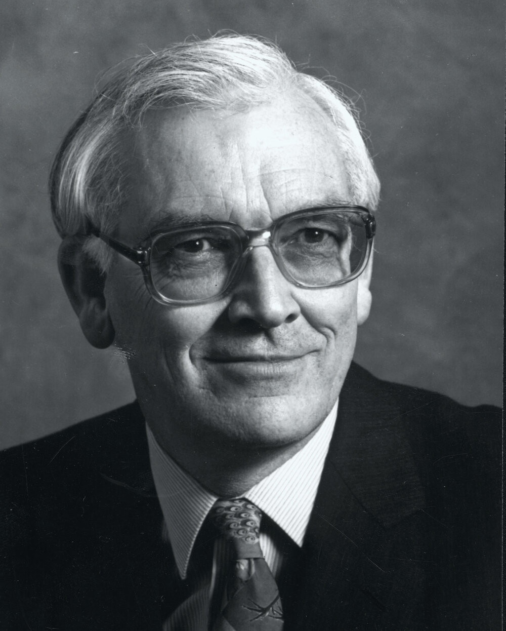 Mr. G. E. Dunshea, 1983