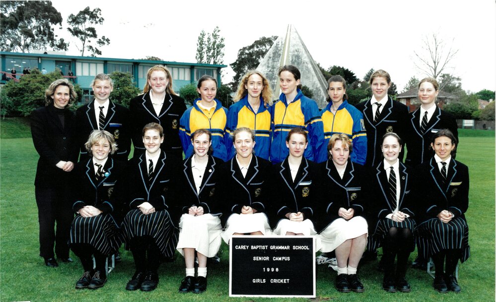 Girls' cricket team, 1998