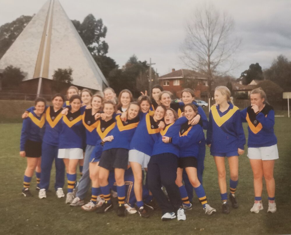 Girls first XVIII football team, 1994