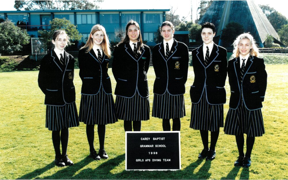 Winners of  APS Girls Diving team, 1998