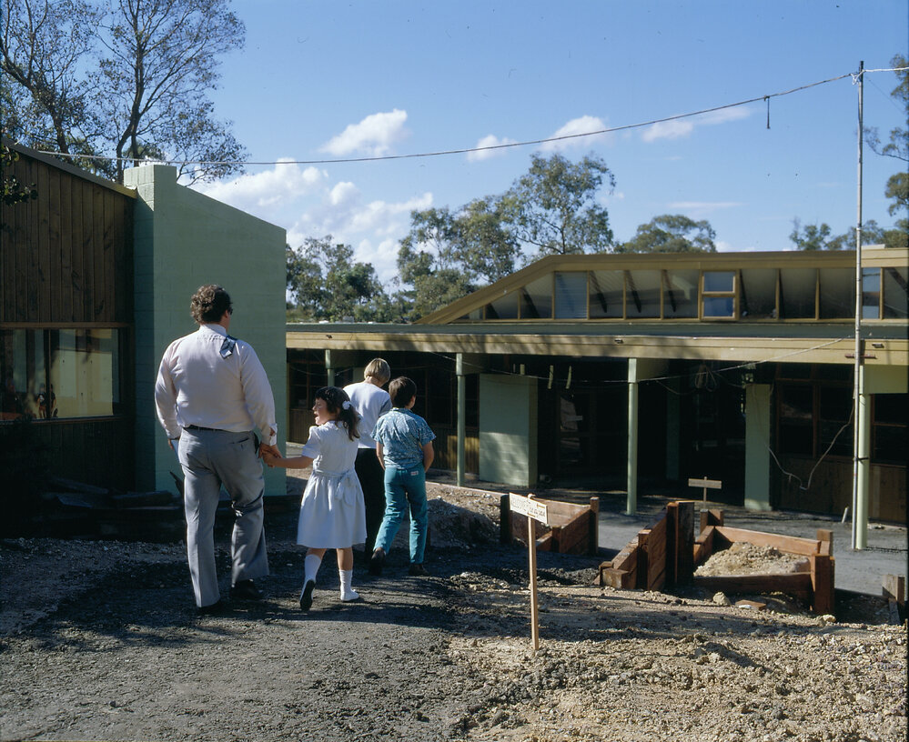 First days of Donvale, 1989