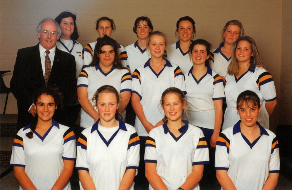 Girls' first XI cricket team, 1992