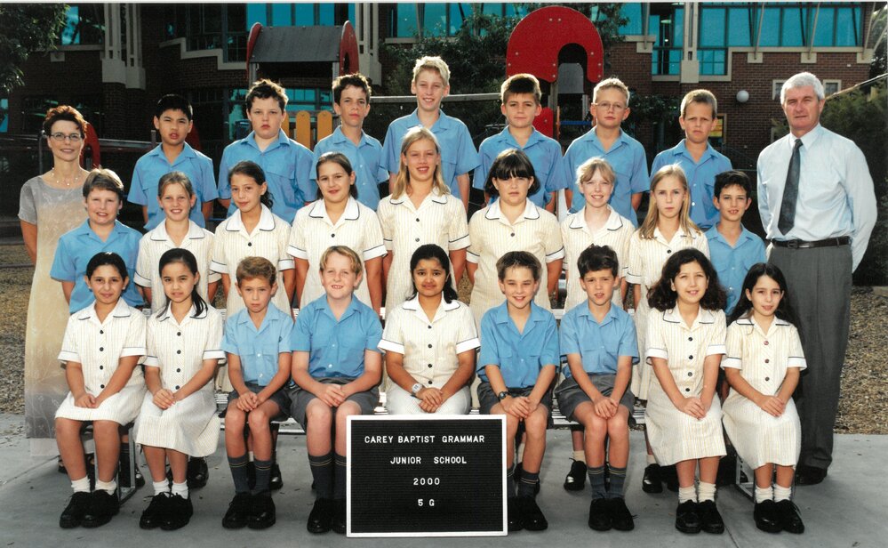 Junior School Kew Class 5G, 2000