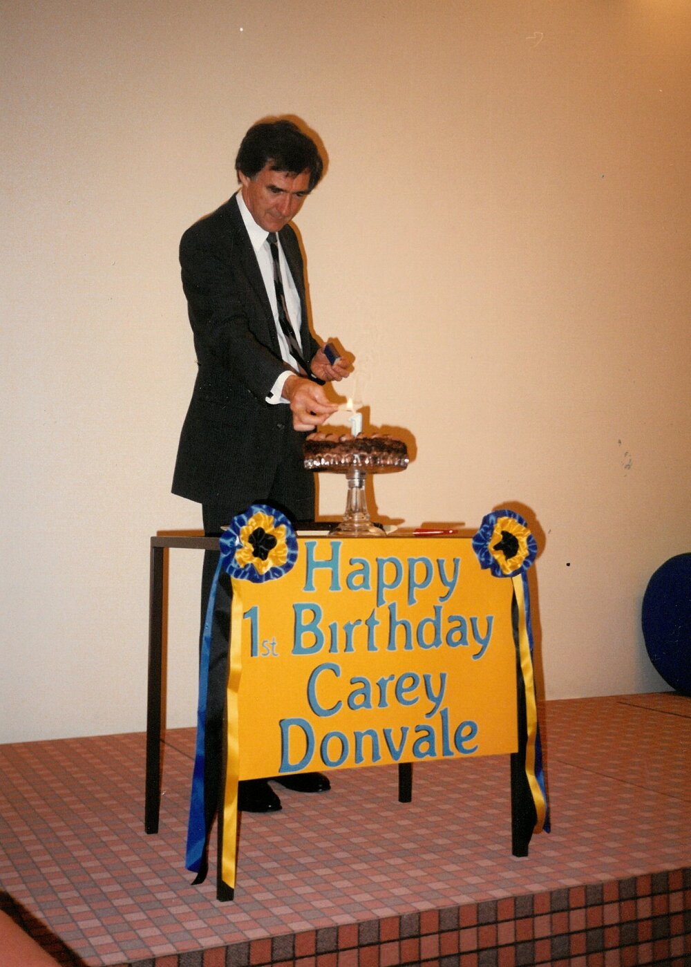 Celebrating Donvale's first birthday, 1990