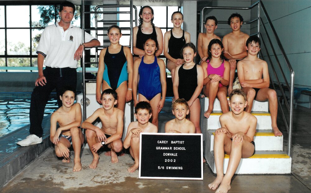 Donvale 5/6 swimming team, 2002