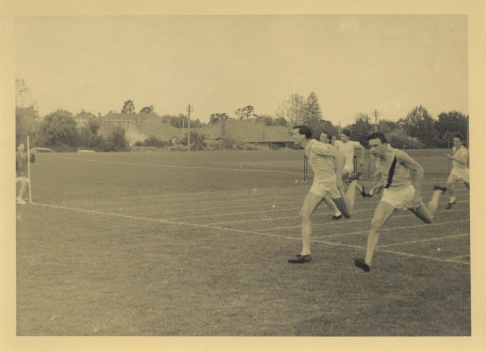 Graham Dunshea winning the 100 yards Open, 1954 