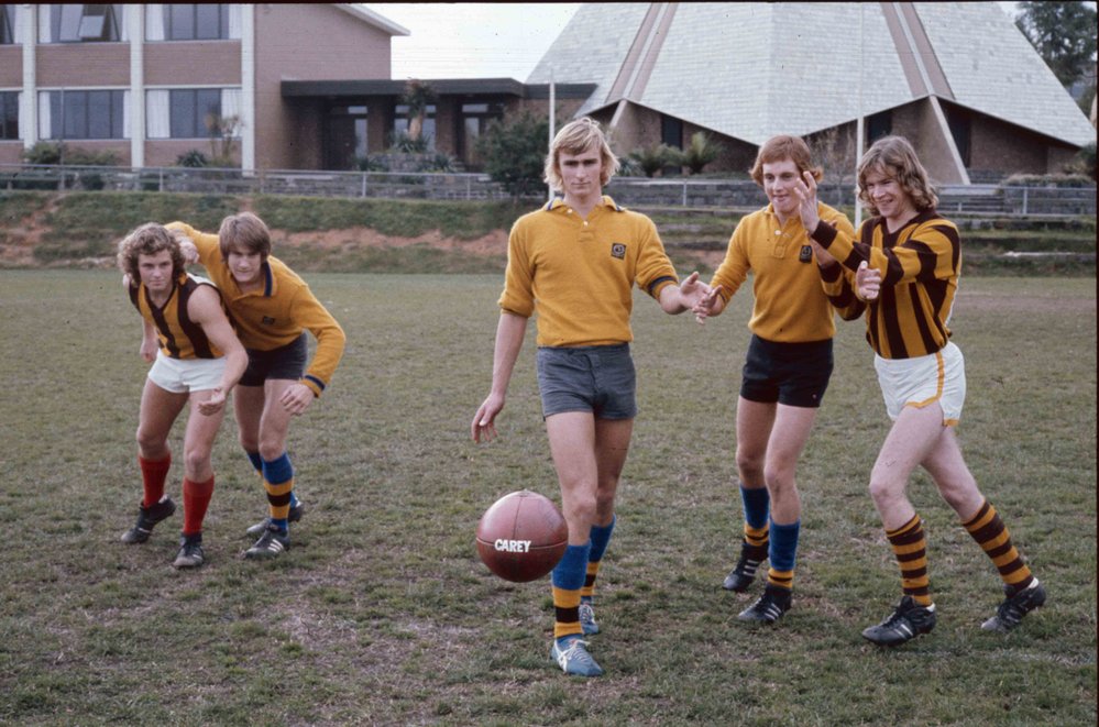 Senior football players, 1974