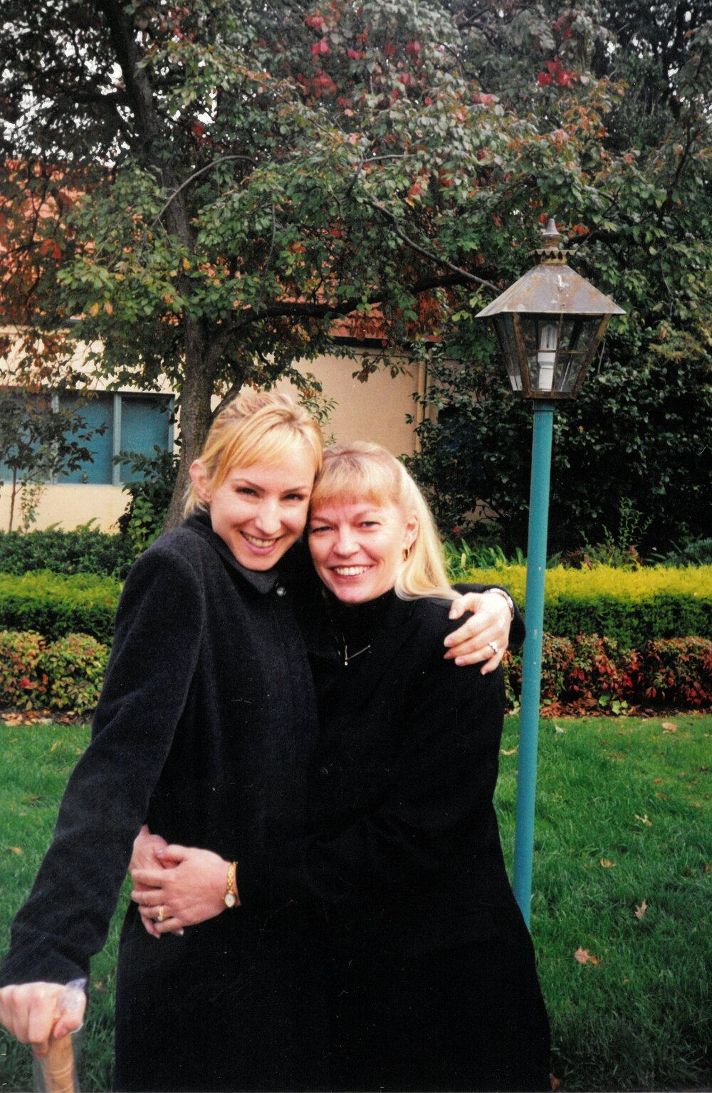 Lisa McCune and Sara Reece, 2000