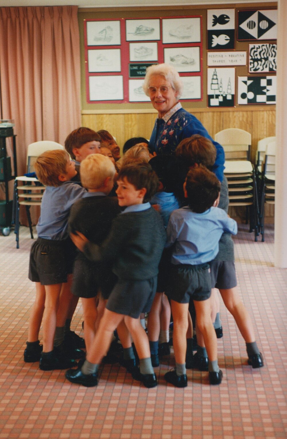 Marj Boucher with Donvale students, 1990