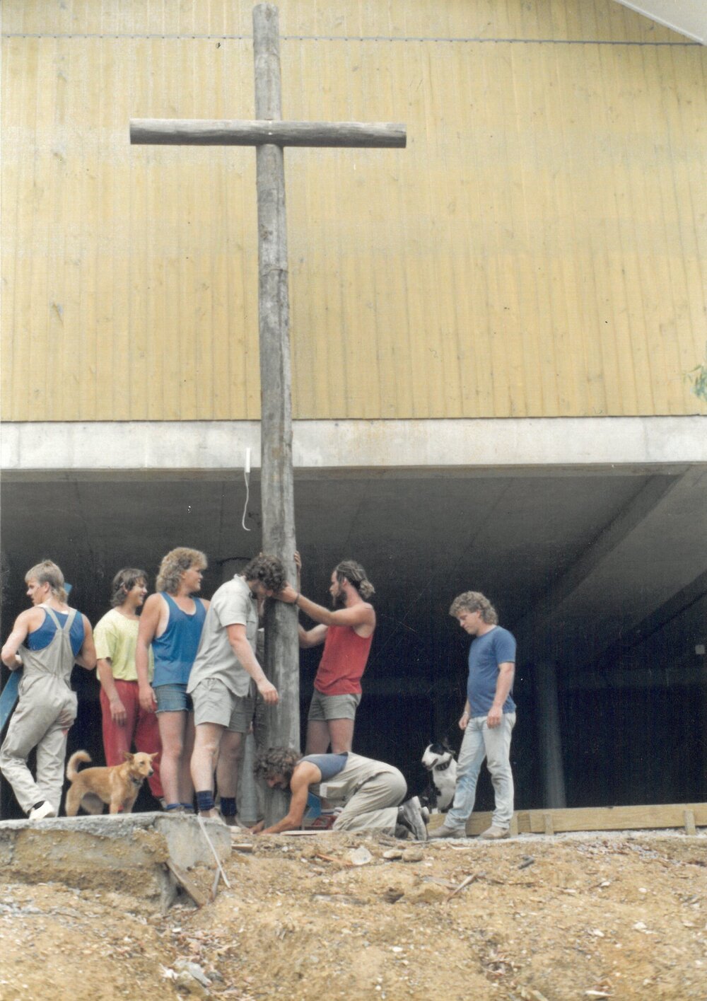 Installing the outdoor cross at Donvale, 1989