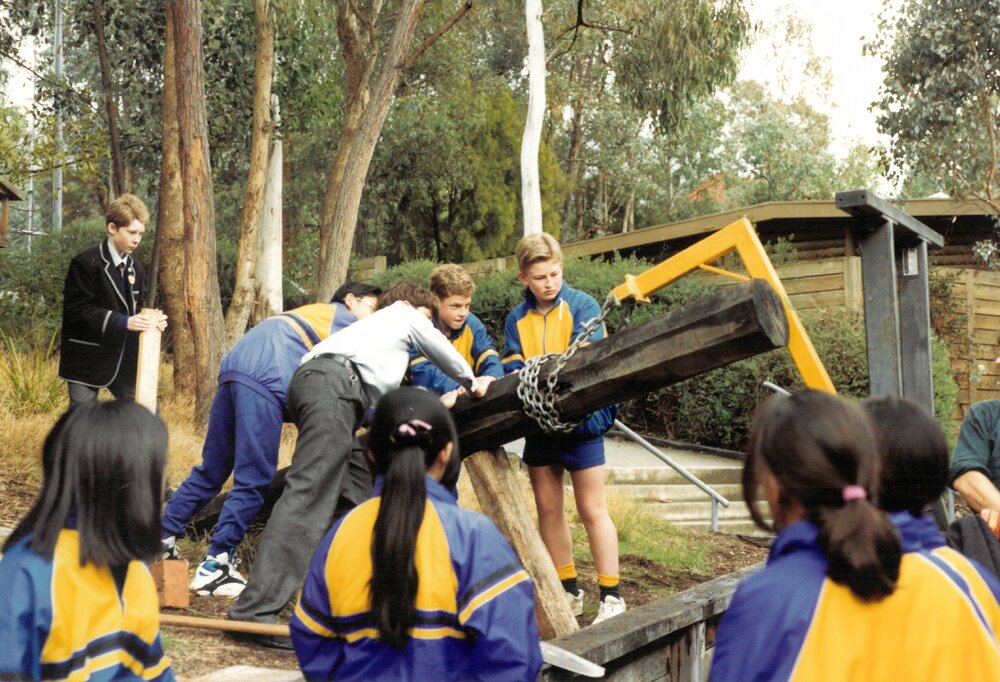 Installing the outdoor cross at Donvale, 1989