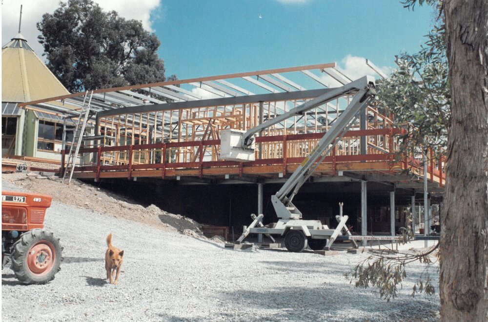 Construction of Stage 2 classroom wing at Donvale, 1991