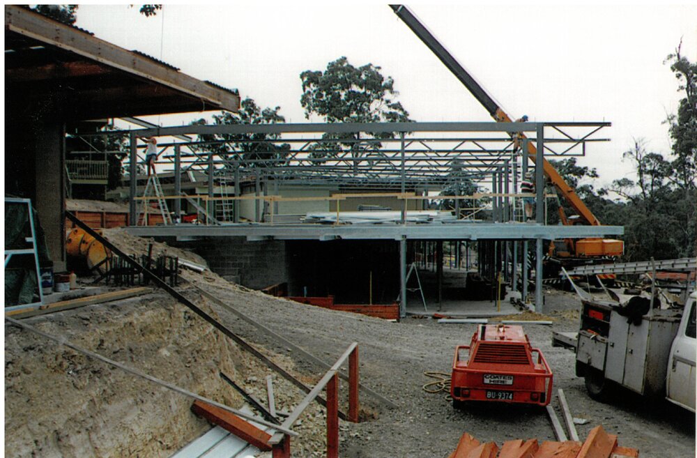Construction of Stage 2 classroom wing at Donvale, 1991