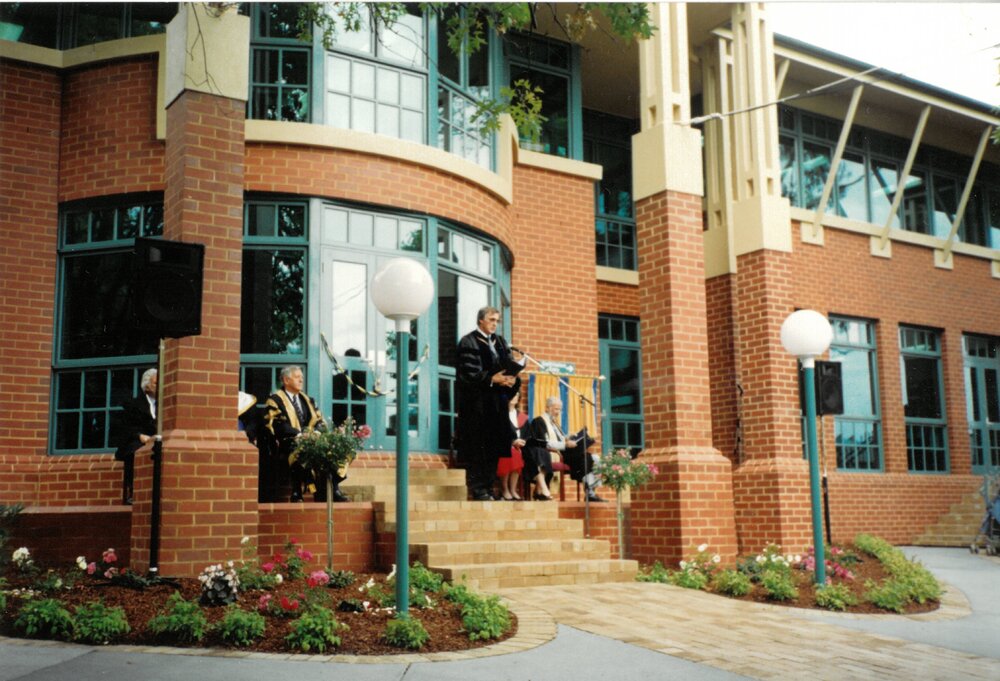 Dr Ross Millkan Hickman Building 1994