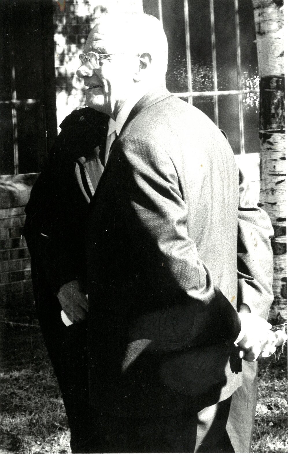 Dr Harold Moore outside the Memorial Great Hall, circa 1973