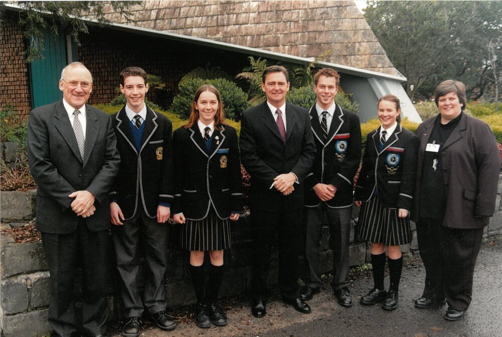 John Brumby launches the Rural Experience program, 2001