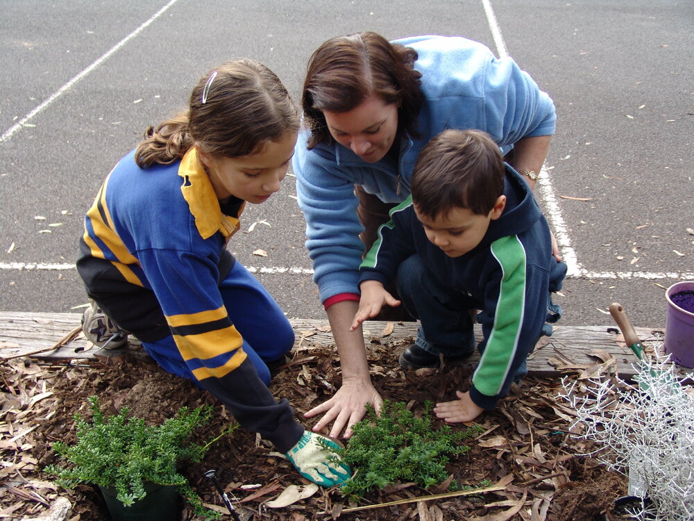 Tree planting day at Donvale campus, 2005