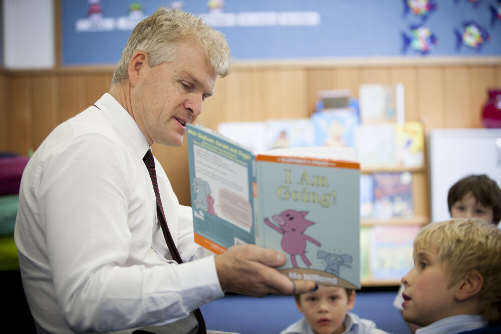 Steve Wilson reading to Donvale students, 2014