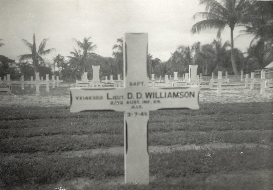 Grave of Donald Deakin Williamson, 1940s