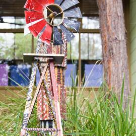 Indigenous windmill totem, 2000