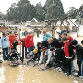 Donvale students panning for gold at Sovereign Hill, circa 2000