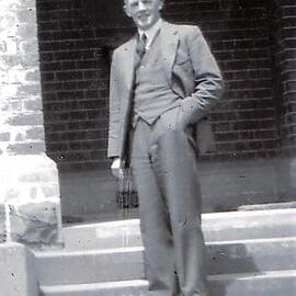 Headmaster Stuart Hickman on the entrance steps of Urangeline, circa 1953