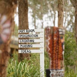 Donvale directional sign, 2015