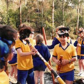 Aboriginal cultural workshop at Currawong Bush Park, 1994