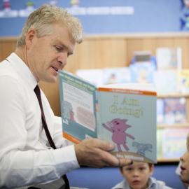 Steve Wilson reading to Donvale students, 2014