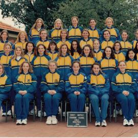 Girls' athletics team, 1995