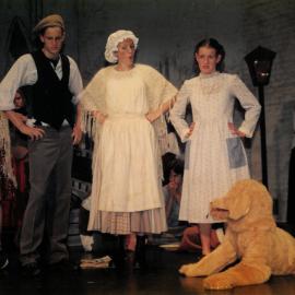 Scene from 'Annie', 1998