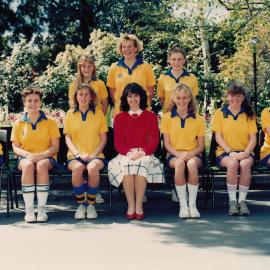 Girls' hockey intermediate team, 1986