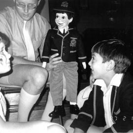 Junior School students with "Kenny", 1987