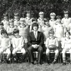 5th form football team, 1975