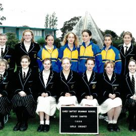 Girls' cricket team, 1998