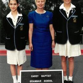 Donvale Lyall House captains, 2000